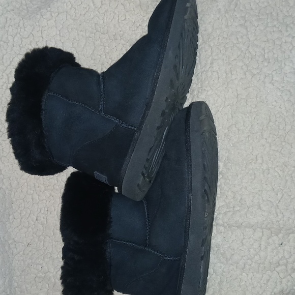 UGG Classic Short II Sheepskin Classic - Picture 4 of 9
